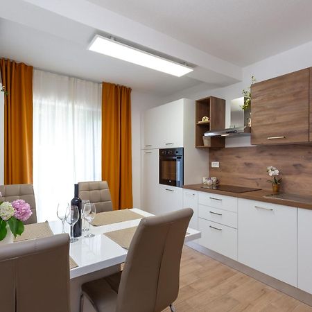 Apartment Vita ポレッチ エクステリア 写真